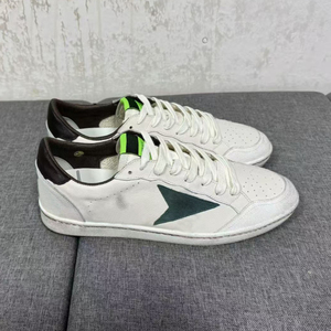 Zapatillas Deportivas de Diseño en Cuero Genuino, Estilo Vintage, con Parches de Estrellas Brillantes, con Cordones, para Caminar y Skateboard - Product Image 4