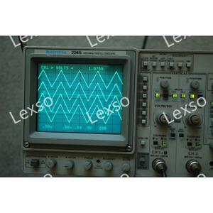 Oscilloscope Tektronix 2246 1y à quatre canaux 100 MHz, deux sondes, cordon d'alimentation - Product Image 5
