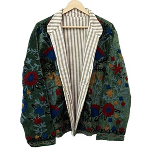 Veste à col pour femme en velours brodé à la main avec des motifs floraux, manches longues, broderie à la main, doublure en coton rayé, style chic, automne - Product Image 1