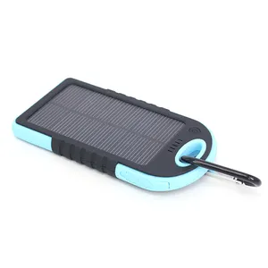 공장 도매 여행 방수 슬림 태양 전원 은행 4000 mAh 듀얼 USB 휴대용 태양 충전기 모바일 전원 은행