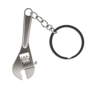 Mini Llavero Creativo con Forma de Llave Inglesa, Colgante Metálico con Mosquetón para Coche y Hogar, Pequeño Regalo para Amigos y Familiares - Product Image 1