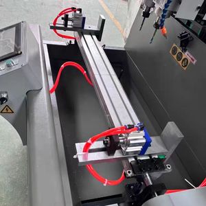 Machine d'insertion de bande de polyamide de profil en aluminium alu isolé composite de porte de fenêtre de 3 axes - Product Image 3