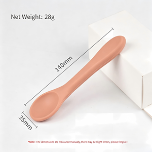 Cuillère d'apprentissage pour bébé en silicone de qualité alimentaire, tête de cuillère incurvée ultra-douce, n'endommage pas les gencives délicates du bébé, ensemble de cuillères pour bébé en silicone - Product Image 6