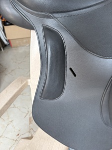 Selle d'obstacle anglaise en cuir noir avec arceau en bois, taille complète pour l'équitation - Product Image 4