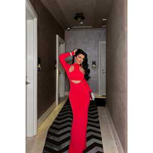 Robe de bal de luxe rouge avec détail fenêtre de style Paris, ornée de sequins et de perles, style droit simple, taille empire, longueur genou, pour soirée et fête - Product Image 3