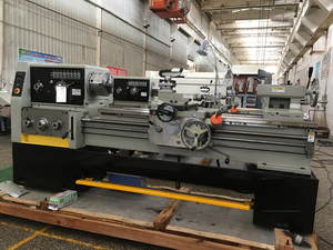 Tornio Manuale per Metallo CY6250L/1500 con Foro Mandrino da 105mm per <span class=keywords><strong>Officine</strong></span> Industriali e di Riparazione - Product Image 4