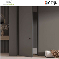 Porte intérieure moderne minimaliste en bois massif MULTISHADES avec isolation acoustique et quincaillerie dissimulée pour chambre et salle de bain – Lignes épurées