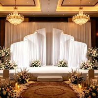Arche de toile de fond élégante en métal blanc de qualité supérieure, forme ondulée, pour mariages et cérémonies de remise des diplômes – Fournisseur direct usine