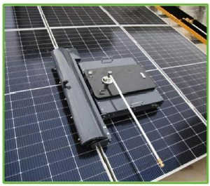 Robot de nettoyage photovoltaïque 1100 mm/1300 mm, modèle PC1, brosse haute efficacité pour le nettoyage des panneaux solaires - Product Image 1