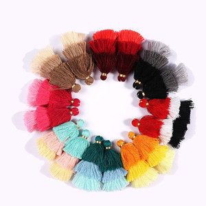 3 couches Design 8cm Pompons en coton pour porte-clés DIY Cotton Tassel <span class=keywords><strong>Fringe</strong></span> for Jewelry Making - Product Image 4