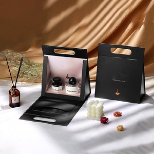 Triangle Luxury Cosmetics Último diseño con logotipo impreso personalizado Superficie Tratamiento de estampado en caliente Caja de embalaje de cartón portátil - Product Image 1