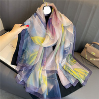 Nouvelle Écharpe Longue Florale en Fil Doux Style 2026 – Châle de Plage Tendance et Polyvalent pour la Protection Solaire