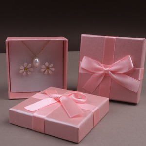 Hộp Quà Tặng Trang Sức Bằng Giấy Màu Xanh Lá Cây Màu Hồng Nóng Trực Tiếp Từ Nhà Máy Trung Quốc Kèm Nơ Trang Trí - Product Image 5