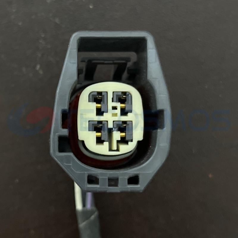 Car Connector For data repeats and is pending for 4 stitches CT4-0028M-2
