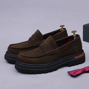 Mules classiques de luxe en daim pour hommes, pour le business, à semelle épaisse, rehaussantes, en cuir de vachette, à enfiler facilement - Product Image 3