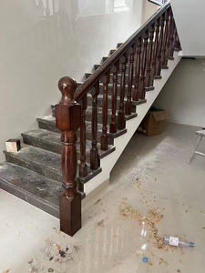 Hiện Đại Như Đen Mô Hình Quả Óc Chó Cao Su Gỗ Vòng Bầu Cột Cho Nhà Và Biệt Thự Cầu Thang - Product Image 2