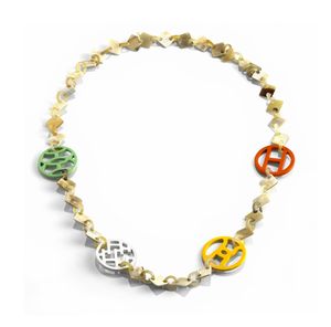 Collar Hecho a Mano con Cuerno de Búfalo y Cadena de Perlas y Diamantes, Joyería Sostenible - Product Image 2