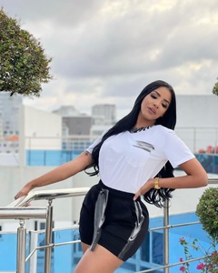 Completo Set <span class=keywords><strong>Sportivo</strong></span> <span class=keywords><strong>Donna</strong></span> Estivo 2026 Nuovi Arrivi Personalizzabile con Logo, Stile Streetwear, Pantaloncini Sopra il Ginocchio, Taglia XL, Stile Casual - Product Image 2