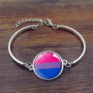 Fabricante LGBTQ Gay Pride Rainbow Flag Design Charm Cabochon de cristal LGBT <span class=keywords><strong>Love</strong></span> Is <span class=keywords><strong>Love</strong></span> Wins More <span class=keywords><strong>Love</strong></span> Less <span class=keywords><strong>Hate</strong></span> Bangle Bracelet - Product Image 5