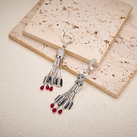Agile Cheetah Tassel Boucles d'oreilles à la mode et cool émail noir vert perle pendentif charme sauvage bijoux de style indien moyen pour femmes