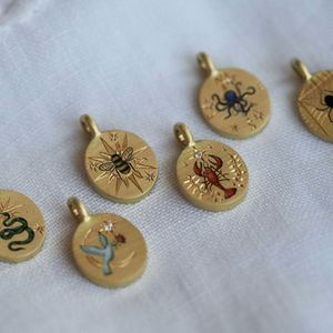 สร้อยคอจี้รูปแมงป่องงูยิงลูกศรทะลุหัวใจ ดีไซน์ใหม่ ไม่หมอง สีทอง ประดับเพชร <span class=keywords><strong>CZ</strong></span> และเคลือบสี - Product Image 3