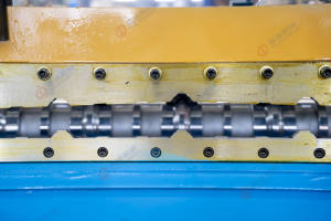 사다리꼴 지붕판 롤 성형기 철 지붕판 롤 성형기 - Product Image 4