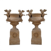 Urne décorative en marbre, pot de fleurs sculpté, vase de jardin, ornement extérieur paysager avec deux anges pour villa