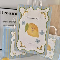 Sacs en papier kraft blanc de nouvelle conception pour les cadeaux d'anniversaire, la pâtisserie, les souvenirs, l'emballage, les vêtements, les sacs de shopping