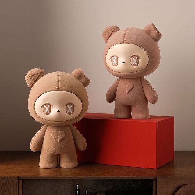 Tonfo Trendy Cute Resin Flocking Patchwork Bear Shape Art Toy Ornament Eco-Friendly Feng Shui Designer Collectible Figure Cool
