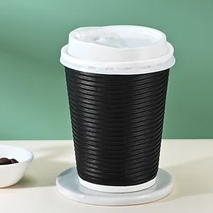 Schwarze Kaffeetasse Einweg doppelwandige verdickte Papier Kaffeetasse 14 Unzen zum Mitnehmen Verpackung heißes Getränk hohle Kaffee Pappbecher