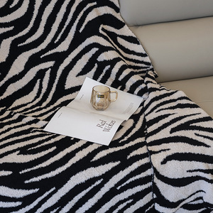 Haut de gamme zèbre impression canapé couverture <span class=keywords><strong>demi</strong></span> moelleux feuille taie d'oreiller housse de <span class=keywords><strong>couette</strong></span> ensembles pour bureau sieste pause déjeuner Aviation décoration - Product Image 4