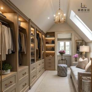 Dressing sur mesure <span class=keywords><strong>de</strong></span> luxe en bois pour mezzanines avec étagères <span class=keywords><strong>de</strong></span> présentation et armoires <span class=keywords><strong>de</strong></span> rangement <span class=keywords><strong>sous</strong></span> fenêtre pour villa à Brisbane - Product Image 1