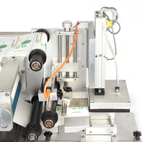 Machine à coller des étiquettes en vente chaude, machine à coller des étiquettes autocollantes pour bouteilles en métal, bouteilles en PET, boîtes cadeaux, boîtes en papier, bouteilles de sirop