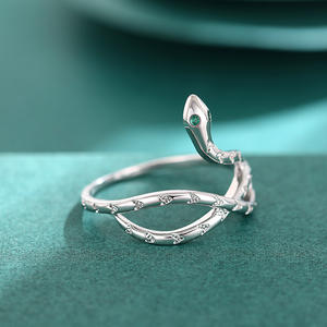 Anello a forma di serpente con zirconi cubici incastonati, gioiello unisex alla moda, regalo per lei o per lui. - Product Image 6