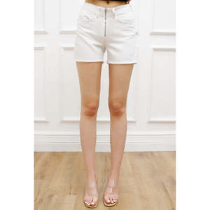 Shorts de Mezclilla Blancos con Cierre Frontal, Pierna Recta, 100% Algodón, Shorts Casuales para Mujer - Product Image 4