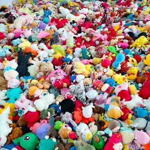 Suministro directo de fábrica: Muñecos para máquinas de garras y juguetes de lanzamiento de aros, de peluche corto de algodón PP, pequeños, para parques de atracciones, vendidos por libra, 0-24 unidades - Product Image 5
