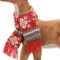 Décoration de cerf en peluche marron de 20 pouces avec écharpe d'hiver Fair Isle et détails d'antlers, accent rustique de Noël pour cheminées, étagères et magasins