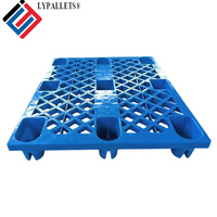 Palette en plastique simple face de HDPE emboîtable résistant neuf pieds de conception à simple face élégante