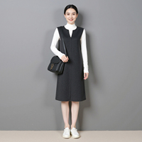 Robe pull sans manches en laine double face pour femme, coupe droite, élégante, longueur genou, idéale pour l'automne