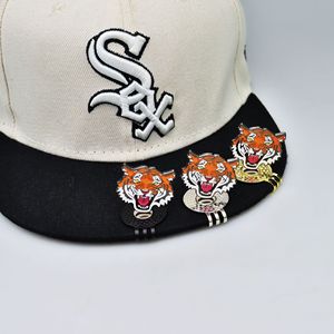 อุปกรณ์เสริมคลิปหนีบหมวกกอล์ฟ ที่หนีบหมวก Snapback ลายเสือ ดอลลาร์ พร้อมที่ทำเครื่องหมายลูกกอล์ฟ สำหรับผู้ใหญ่ แฟชั่นฤดูใบไม้ผลิและฤดูร้อน - Product Image 2