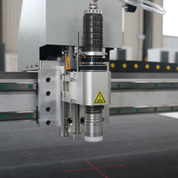 Couteau vibrant entièrement automatique alimentation nappe Textile CNC couteau oscillant Machine de découpe pour tissu cuir