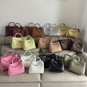 2026 Fashion New Texture Woven Tote Bag Niche Large-capacity Handheld Shoulder Bag Light Luxury Leisure Hundred Women's Bags - Product Image 6