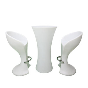 Set di Tavolo, Sedie e Sgabelli Luminosi a LED in Plastica per Bar, Giardino, Patio, Eventi, Feste, Discoteche e Hotel - Product Image 4