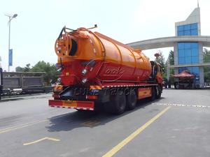 Camión de Succión por Aspiración Dongfeng de 33m³ con 12 Ruedas, Tanque Super Grande y Potente Succión para Limpieza Rápida de Alcantarillado, Pozos de Agua y Tanques de Sedimentos - Product Image 6