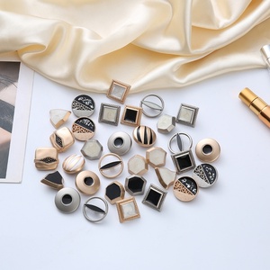 กระดุมโลหะทรงกลมสำหรับเสื้อโค้ทผู้หญิง แบบมีก้าน ชุบเคลือบ เป็นมิตรกับสิ่งแวดล้อม สำหรับเสื้อผ้าและเครื่องประดับ - Product Image 3