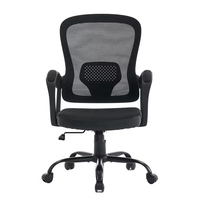 Chaise de bureau exécutive noire au design moderne et unique, avec dossier en maille inclinable, réglable en hauteur et ergonomique
