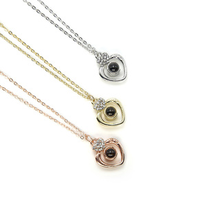 Nouveau cadeau de la Saint-Valentin je t'aime en 100 langues collier personnalisé prêt à expédier - Product Image 1