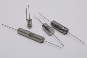 Condensador de tantalio XJ Axial Polaridad Fabricante profesional 10% Condensador de tantalio personalizado - Product Image 4