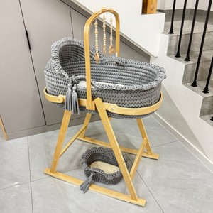 Support de berceau Moïse en bois naturel avec <span class=keywords><strong>base</strong></span> à bascule et barre d'activités pour bébé, pour berceau Moïse - Product Image 3