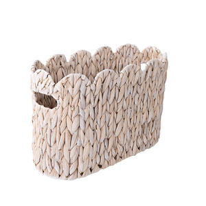 Cesta de almacenamiento rectangular hecha a mano con jacinto de agua, blanca, tipo pedestal, para organizar toallas y papel higiénico en el baño o dormitorio. - Product Image 1